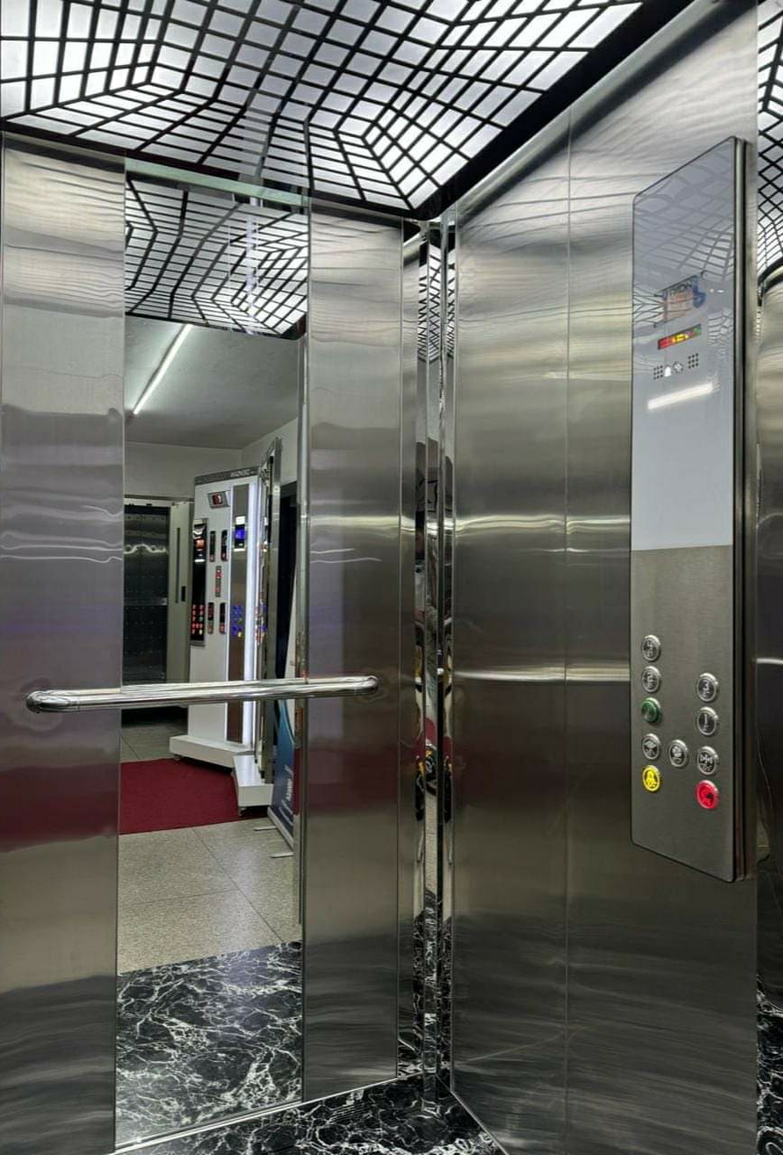 Cabine Ascenseur Premium avec Miroir